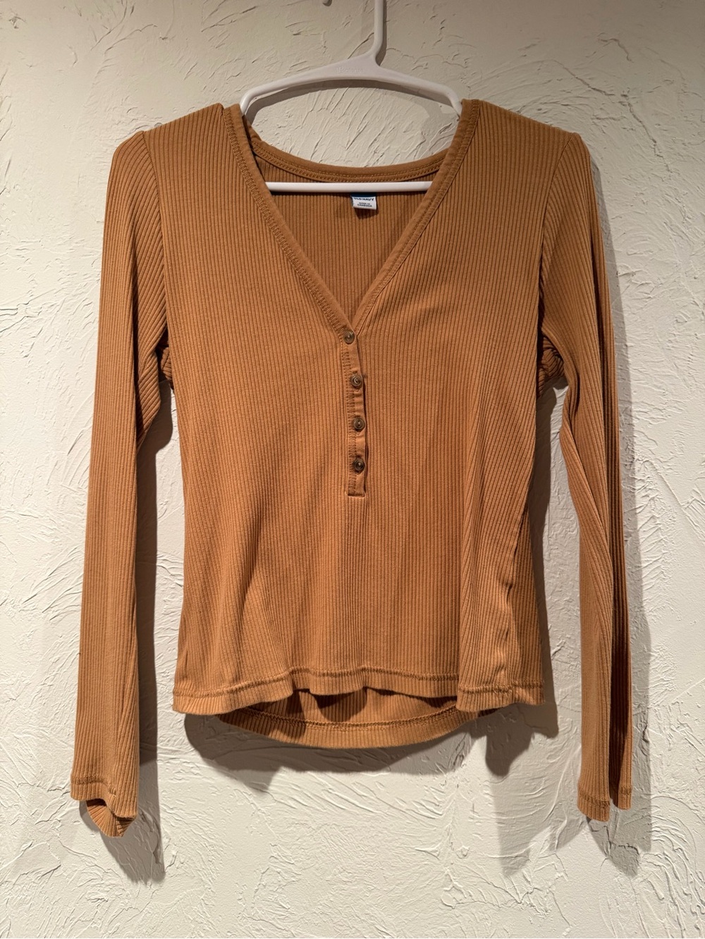 Old Navy Ribbed Long Sleeve Henley Top in Camel Brown